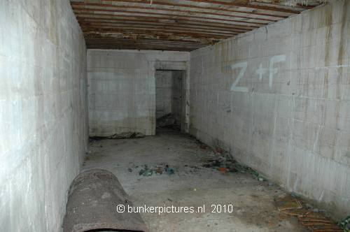 © bunkerpictures - Air-raid shelter